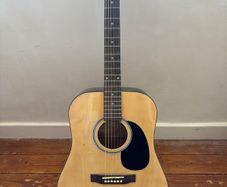 guitar Squier SA-150