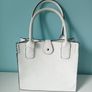 White shoulder bag Image 4