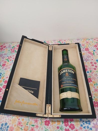 jameson rarest vintage reserve whiskey presentation set