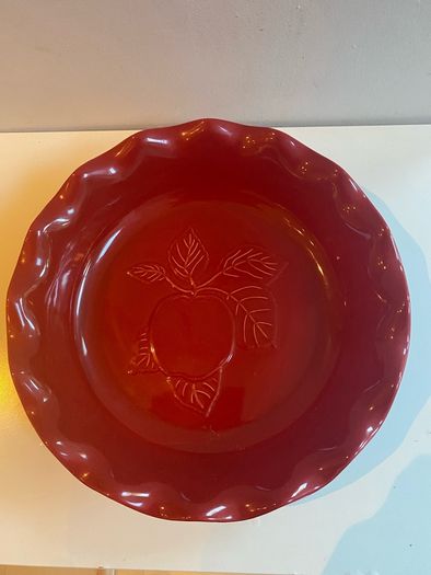 Emile Henry French Ceramic Artisan  apple Embossed Ruffled Pie Dish