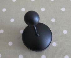 small/single cup black French press/cafietier lid with filters included