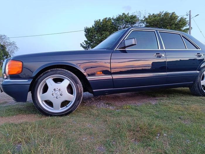 92 Mercedes 300SE W126