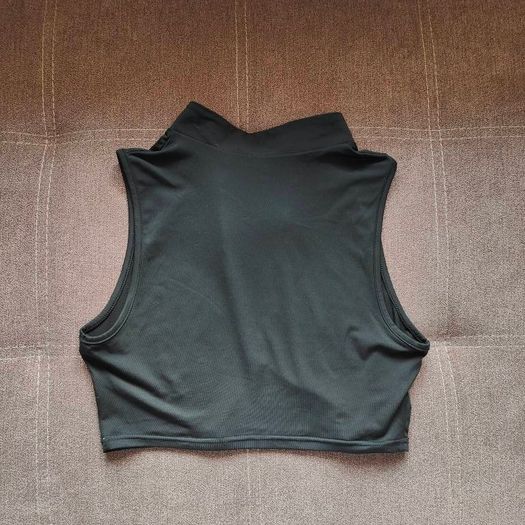 Blank front zipper cropped top size 10