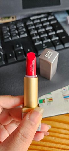 Elizabeth Arden Lip Color Lipstick in 019 Red Door Red