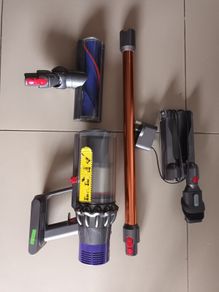 dyson v10 in great condition after full service done with fresh filter 2 motorheads