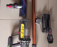 dyson v10 in great condition after full service done with fresh filter 2 motorheads