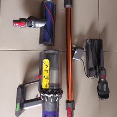 dyson v10 in great condition after full service done with fresh filter 2 motorheads