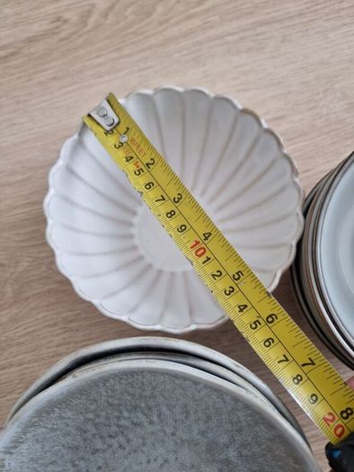 Ceramic small bowls.