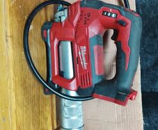 milwalkee 18v Grease gun in
