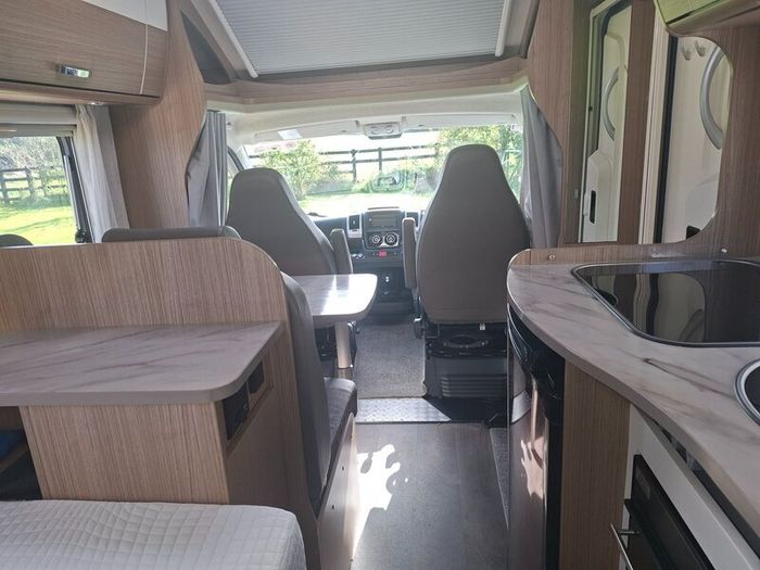 Campervan Carado T135 Emotion 191,