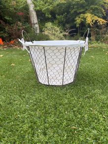 Wire storage basket