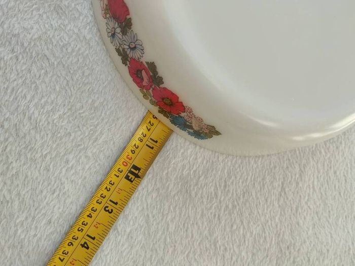 Vintage pyrex dish "Poppy Pattern"