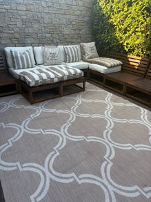 Ex display XXL 320 x 240cm indoor/outdoor rug in oatmeal