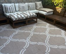 Ex display XXL 320 x 240cm indoor/outdoor rug in oatmeal