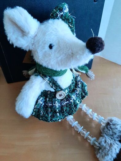 2026 Sitting mouse BNWT
