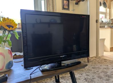 Walker 27' flat screen tv