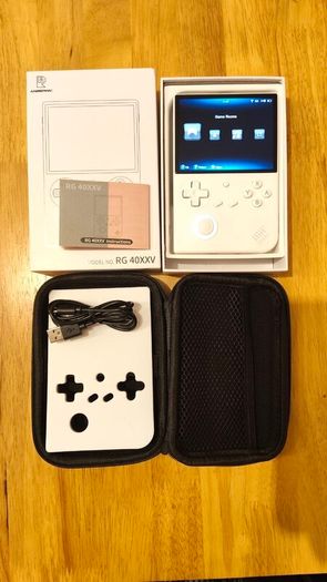ANBERNIC RG 40XXV handheld retro console classic gaming emulation