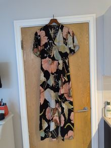 Girl In Mind Dress.   S. 12.  New - No Tag.
