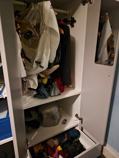 Kids Wardrobe with bookshelf