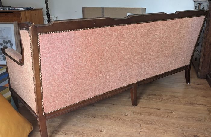 Period-styled settee or couch