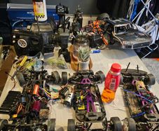 Loads of rc car stuff