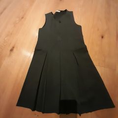Girls grey pinafore. Age 7-8
