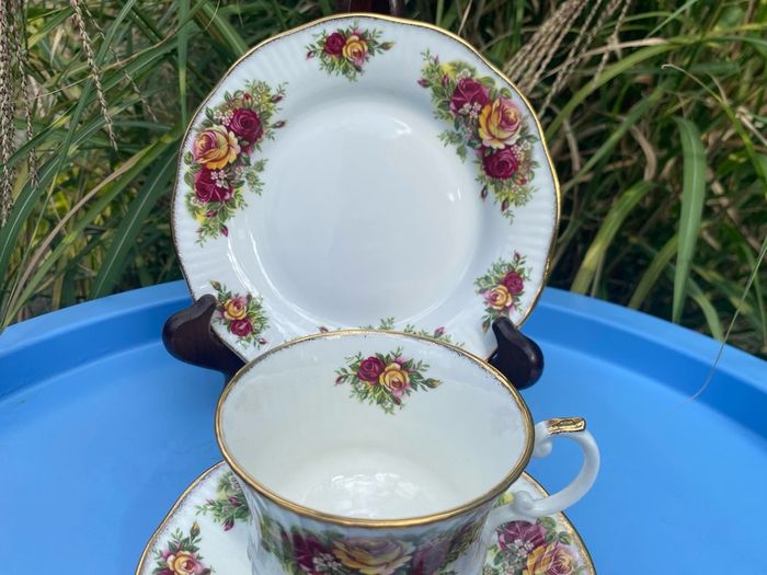 Elizabethan bone china English garden trio