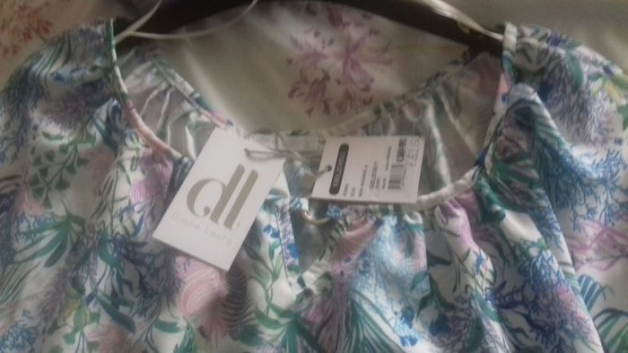 Diane Laury top