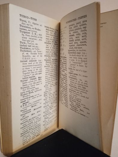 Authors' and Printers' Dictionary: A Guide for Authors, Editors, Printers, Correctors of the Press, Compositors, and Typists by F. Howard Collins (HQ109)