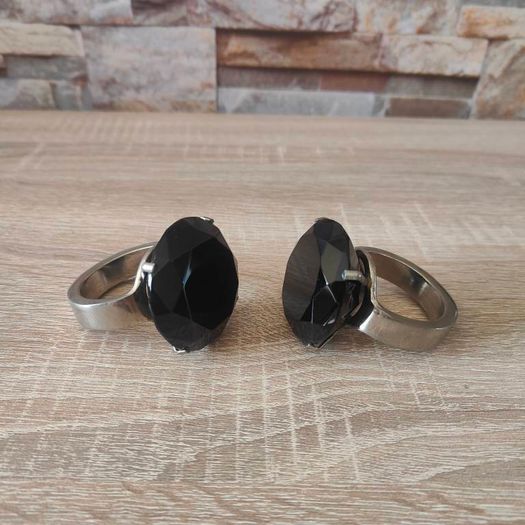 Romantic Props Decoration Two Large Black Diamonds rings