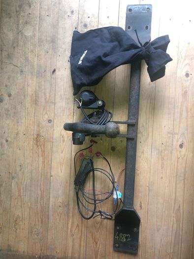 BMW detachable tow bar.