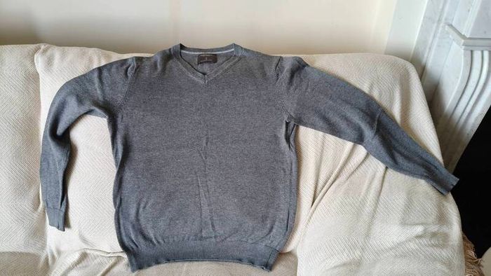 Springfield Grey V-neck Jumper