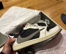Travis Scott Jordan 1 low sneaker