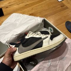 Travis Scott Jordan 1 low sneaker