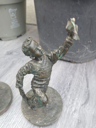 1 (2) Vintage "Child of Peace" Figurines