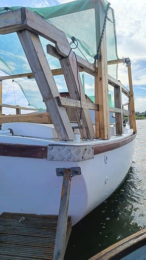32 FT sailing boat 4 sleeper