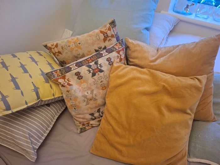 6 cushions great condition