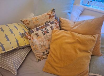 6 cushions great condition