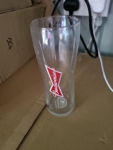 Budweiser pint glasses x24