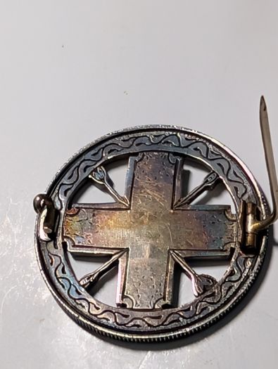 1887 Double Florin, Silver brooch.