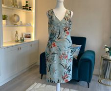 ladies Beautiful Ladies Green Midi Dress from Monsoon Size UK 10 / EU 38idi dress