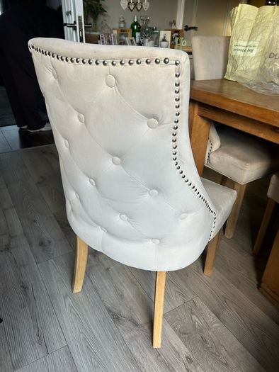 Dining table (extendable) with four velvet dining chairs