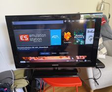 Samsung 32" Flat screen TV