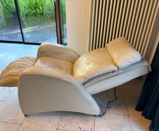 Cream Leather Motorised Electric Massage / Recliner Chaise