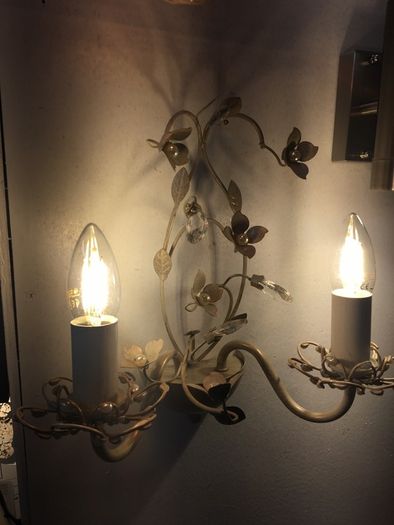 Wall Light Flower Detail Cream Beads