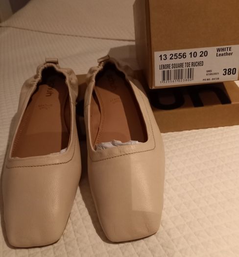 BNIB Leather Flats Size 5