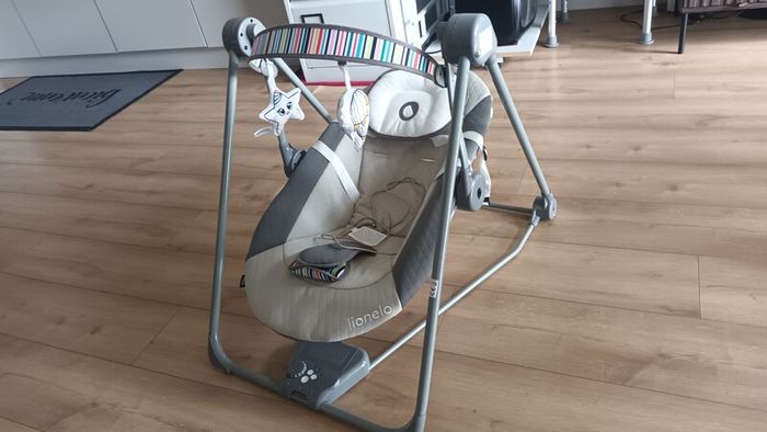 Baby swing