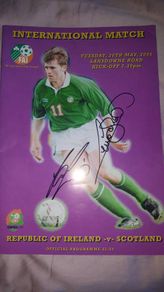Graeme Souness and Kevin kilbane signed rep of Ireland 2000 programme v Scotland