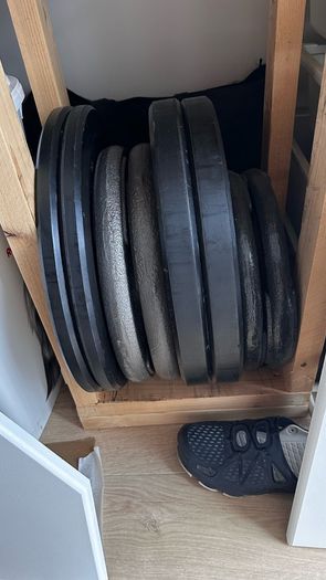 Weight plates 125kgs total