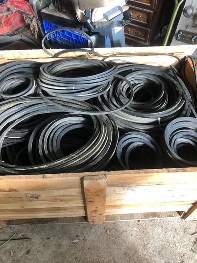 large selection of fan belts